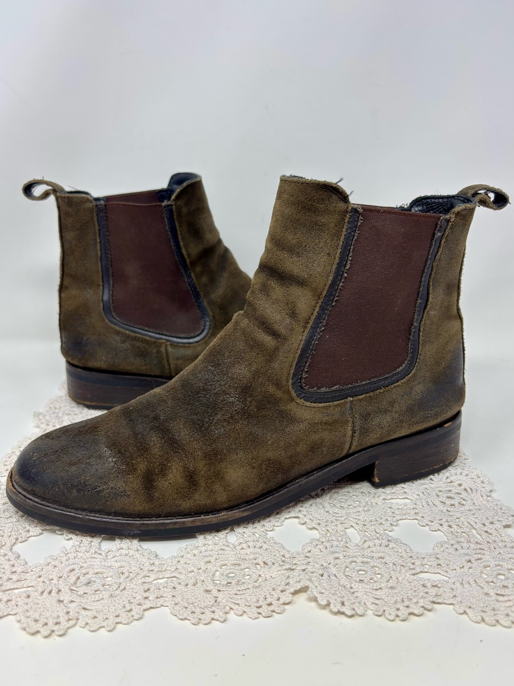 Thursday Boot Company Dark Olive Green Suede Chelsea Boots Women’s Size 9.5